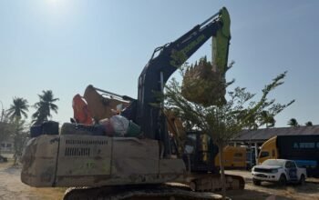 Polisi mengamankan excavator Zoomlion dari kawasan Air Terang, Pohuwato. Operator diperiksa dan dugaan penggunaannya untuk PETI masih diselidiki/Hibata.id