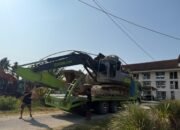 Satuan Reserse Kriminal (Satreskrim) Polres Pohuwato mengamankan satu unit excavator merek Zoomlion yang diduga akan digunakan di lokasi Pertambangan Emas Tanpa Izin (PETI) di Desa Hulawa. (Foto: Istw)