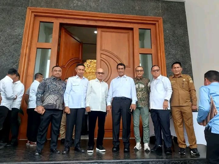 Wakil Bupati Boalemo Lahmudin Hambali bertemu Menteri Pertanian Andi Amran Sulaiman di kediaman Menteri Pertanian, Senin, 21 September 2026. (Foto: Humas)