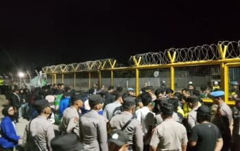 Cipayung Plus menggelar demo di Pani Gold Mine Pohuwato. Mahasiswa menuntut transparansi izin tambang dan dialog dengan penambang lokal/Hibata.id
