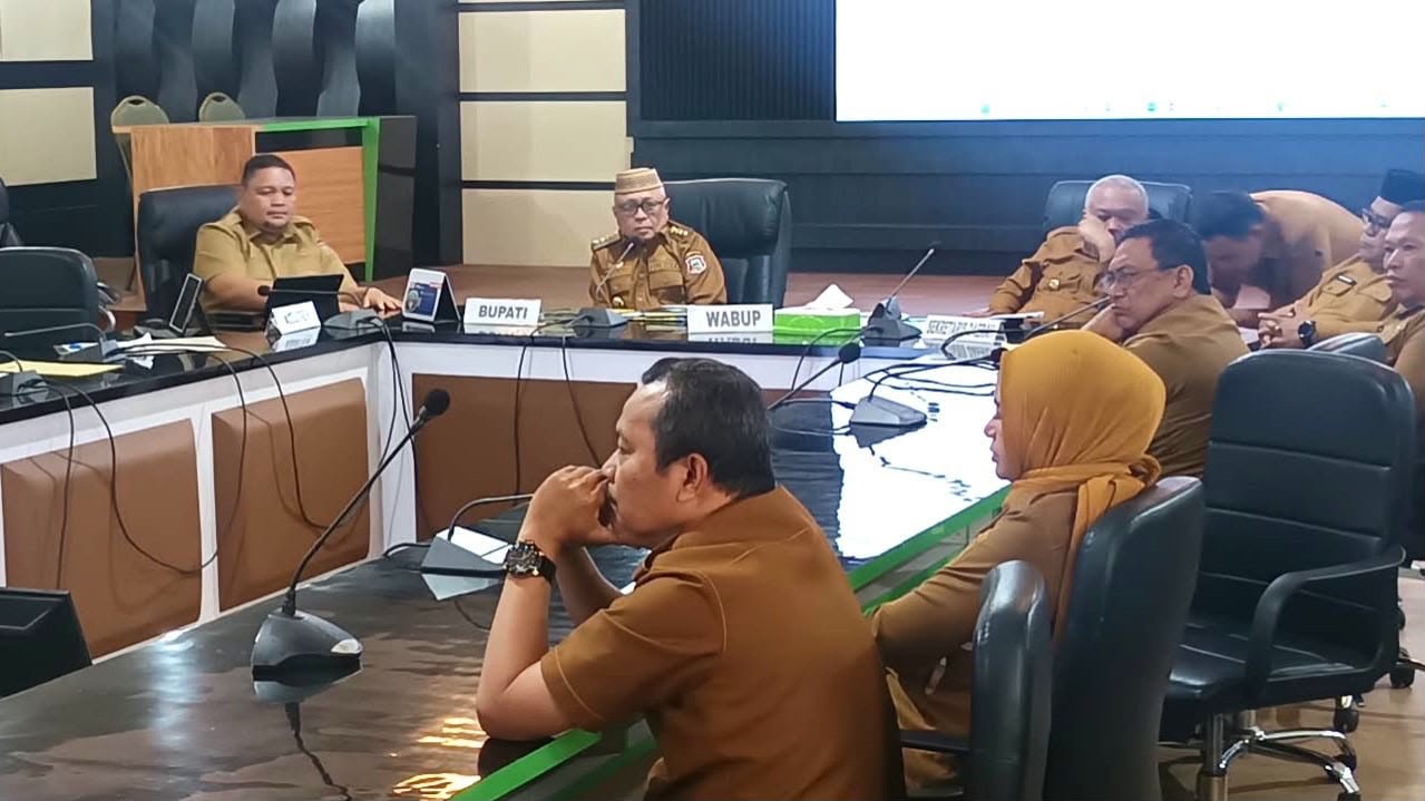 Bupati Gorontalo Sofyan Puhi meminta OPD segera konsolidasi dan mematangkan persiapan APBD Perubahan 2026 melalui Rapim/Hibata.id