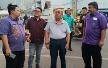 Wali Kota Gorontalo Adhan Dambea memantau sejumlah bangunan dan toko yang kosong di wilayah Kota Gorontalo, Selasa, 22 September 2026. (Foto: Humas)