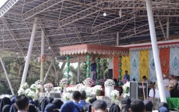 Sekretaris Daerah Kota Kotamobagu, Sofyan Mokoginta, memimpin upacara peringatan Hari Ulang Tahun (HUT) ke-62 Provinsi Sulawesi Utara, Rabu, 23 September 2026. (Foto: Humas)