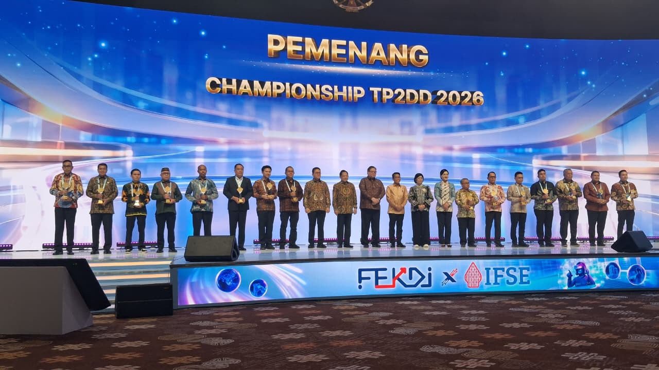 Kabupaten Gorontalo meraih penghargaan TP2DD Terbaik Sulampua 2026. Penghargaan diterima Bupati Sofyan Puhi di Jakarta/Hibata.id
