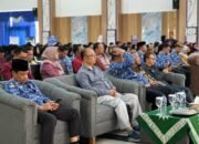 Reynold Gobel mewakili PLN Nusantara Power Unit Pembangkitan Gorontalo menerima penghargaan dari Rektor Universitas Muhammadiyah Gorontalo (UMGO) sebagai mitra pendukung kegiatan Kuliah Kerja Dakwah (KKD) 2026/Hibata.id