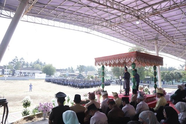 Sekretaris Daerah Kota Kotamobagu, Sofyan Mokoginta, memimpin upacara peringatan Hari Ulang Tahun (HUT) ke-62 Provinsi Sulawesi Utara, Rabu, 23 September 2026. (Foto: Humas)