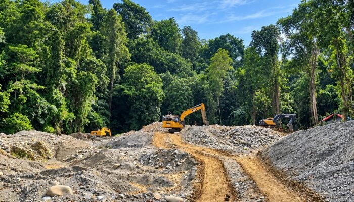 Excavator Terus Menggali, Pembiaran Tambang Ilegal Wonosari Boalemo Disorot