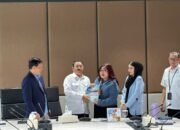 Bupati Boalemo Rum Pagau saat membahas rencana pinjaman daerah Rp25 miliar bersama jajaran Bank SulutGo di Manado/Hibata.id