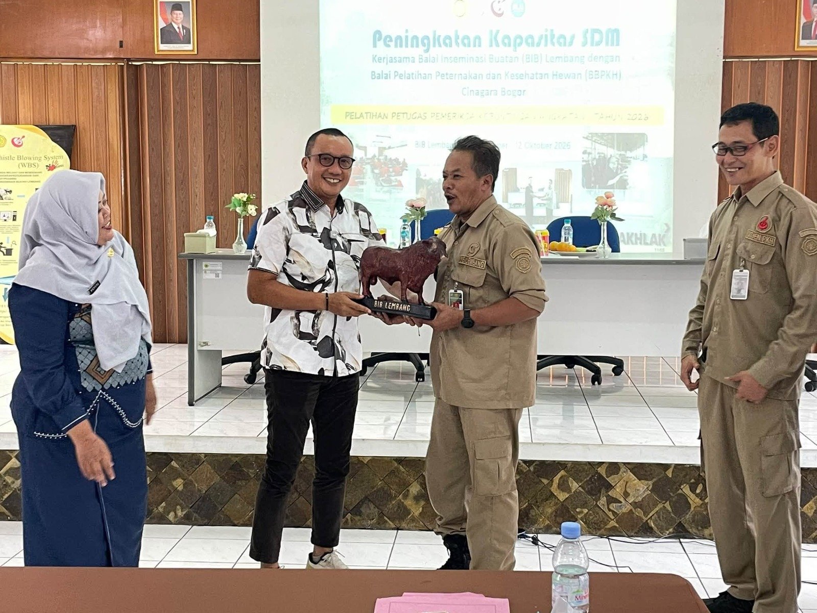 Wakil Bupati Boalemo Lahmudin Hambali saat menghadiri kegiatan bimbingan teknis di Balai Inseminasi Buatan (BIB) Lembang, Bandung, Jawa Barat.