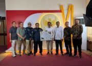 Bupati Boalemo Rum Pagau menerima penghargaan penilaian arsip ASN dari Kepala Kanreg XI BKN Manado, Selasa (29/9/2026)/Hibata.id