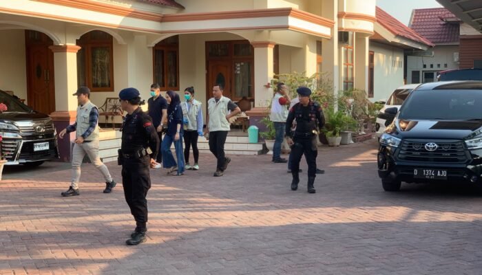 KPK Geledah Rumah Haji Pulu di Kota Gorontalo