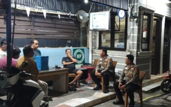 Polresta Balikpapan mengaktifkan kembali Satkamling dan mengingatkan warga mencegah Karhutla melalui patroli hingga dini hari/Hibata.id