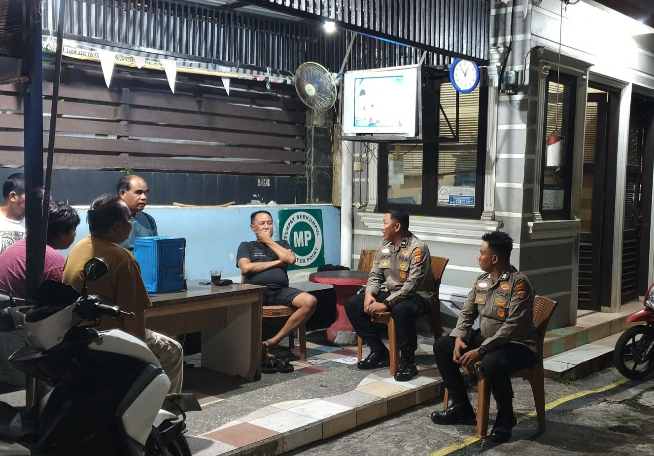 Polresta Balikpapan mengaktifkan kembali Satkamling dan mengingatkan warga mencegah Karhutla melalui patroli hingga dini hari/Hibata.id