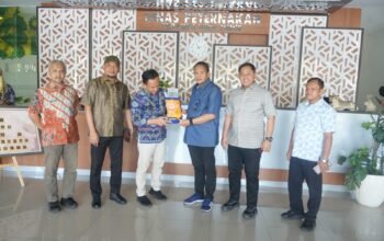 Pimpinan dan anggota Komisi II DPRD Provinsi Gorontalo melakukan kunjungan kerja ke Dinas Peternakan Provinsi Jawa Timur, Jumat (16/10/2026)/Hibata.id