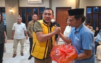 Ketua Fraksi Partai Golkar DPRD Provinsi Gorontalo Abd. Ghalib Lahidjun menghadiri kegiatan reses Rusli Habibie yang dirangkaikan dengan edukasi literasi keuangan OJK di Bone Bolango, Jumat (16/10/2026)/Hibata.id