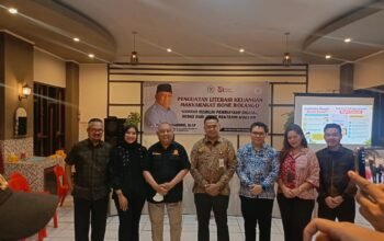 Ketua DPRD Provinsi Gorontalo Idrus M.T. Mopili menghadiri kegiatan reses Rusli Habibie yang dirangkaikan dengan edukasi literasi keuangan OJK di Bone Bolango, Jumat (16/10/2026)/Hibata.id