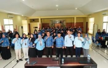 Penjabat Sekretaris Daerah Kota Gorontalo, Nuryanto saat membuka bimbingan teknis penyusunan Kerangka Acuan Kerja (KAK) Perencanaan dan Penganggaran di Aula Inspektorat Kota Gorontalo, Kamis (8/10/2026).