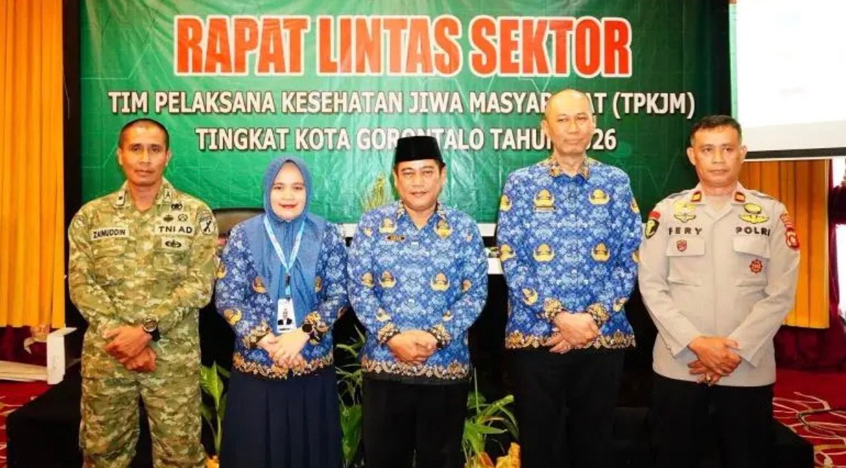 Penjabat Sekretaris Daerah Kota Gorontalo, Nuryanto saat Rapat Koordinasi Lintas Sektor Tim Pelaksana Kesehatan Jiwa Masyarakat (TPKJM) tingkat Kota Gorontalo 2026 di Grand Q Hotel, Kamis (8/10/2026). (Foto: Humas)