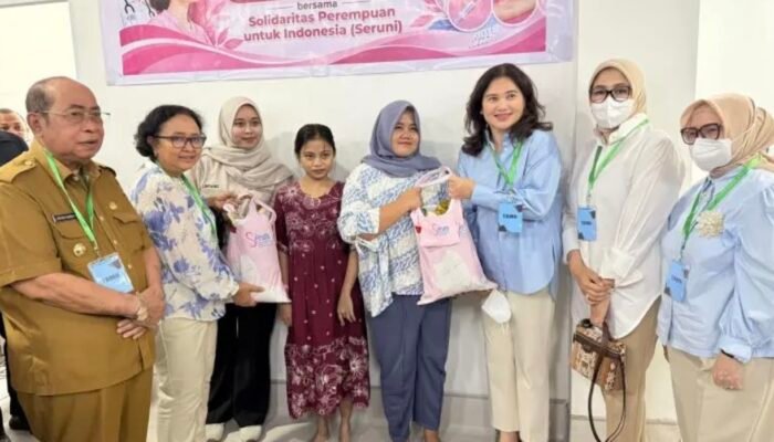 Adhan Dambea Dampingi Istri Menkes Tinjau RS Aloei Saboe