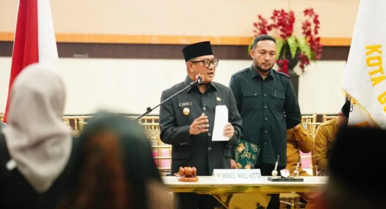 Wakil Wali Kota Gorontalo Indra Gobel saat elantikan, pengukuhan, dan pengambilan sumpah atau janji pejabat pimpinan tinggi pratama, administrator, dan pengawas, Senin, 19 Oktober 2026. (Foto: Humas)