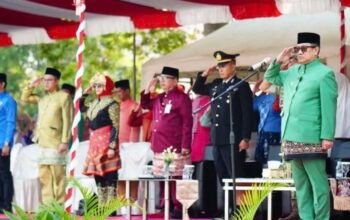 Wakil Wali Kota Gorontalo Indra Gobel saat aat menghadiri peringatan Hari Sumpah Pemuda ke-98 di Lapangan Taruna Remaja, Kota Gorontalo, Rabu, 28 Oktober 2026. (Foto: Humas)
