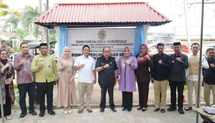 Resmikan Rumah Perlindungan Sosial, Adhan Dambea Minta Lurah Aktif Pantau Warga