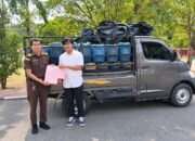 Polres Pohuwato Serahkan Tersangka dan 71 Jerigen BBM Ilegal ke Kejaksaan