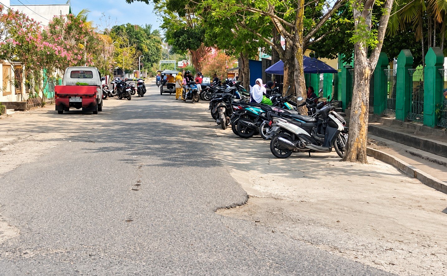 Sejumlah proyek jalan yang masuk APBD-P 2026 Bolmut diduga tidak dilaksanakan. Pemkab diminta menjelaskan status proyek dan anggarannya/Hibata.id
