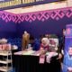 Dekranasda Bone Bolango mempromosikan kain karawo, aksesori etnik, dan produk kuliner UMKM dalam pameran di Gedung GPCC Kota Gorontalo/Hibata.id