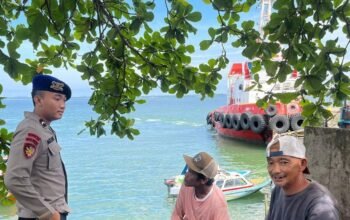 Personel Polairud Polresta Balikpapan melaksanakan patroli perairan dan menyampaikan imbauan kamtibmas kepada masyarakat pesisir/Hibata.id