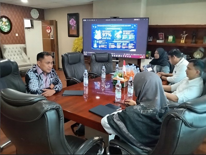 Plt Kepala Diskominfo Bone Bolango Budi Wantogia dalam agenda konsultasi dan konsolidasi program komunikasi publik dan digitalisasi pemerintahan bersama Komdigi/Hibata.id