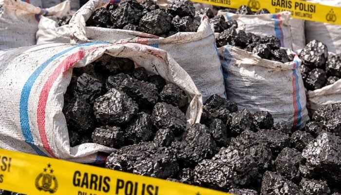 Polres Bone Bolango Amankan 400 Karung Batu Hitam, Pemilik Dicari