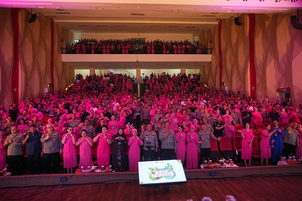Bhayangkari Kaltim mengikuti seminar harmoni keluarga dan perencanaan keuangan di Balikpapan/Hibata.id