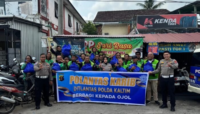 Ditlantas Polda Kaltim Rangkul Ojol Lewat Polantas Karib Berbagi