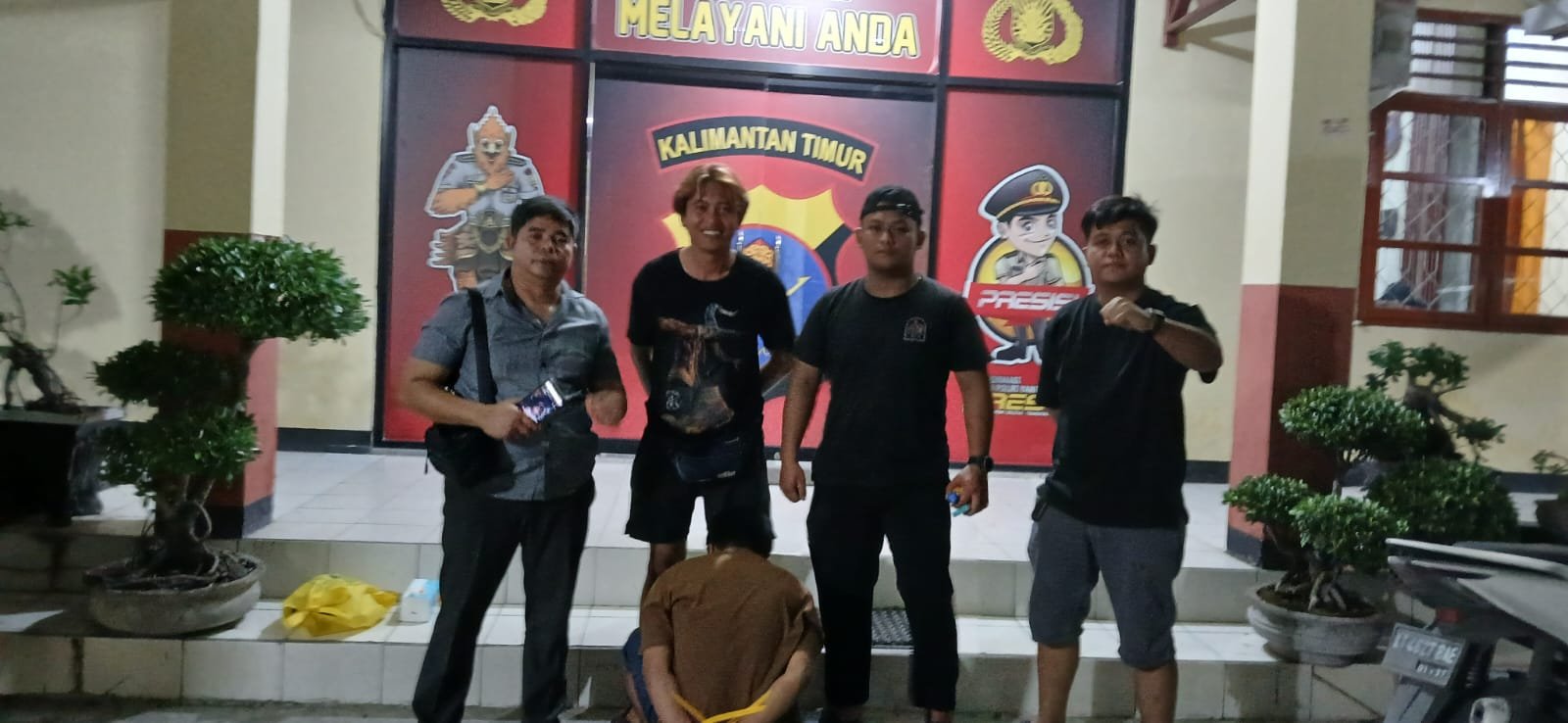 Polsek Babulu mengamankan 16 paket yang diduga sabu seberat 13,74 gram dalam pengembangan perkara narkotika di Penajam Paser Utara.