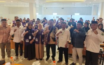 Bupati Boalemo Rum Pagau saat membuka pelatihan peningkatan kapasitas kader kesehatan di Kota Gorontalo, Jumat (2/10/2026)/Hibata.id