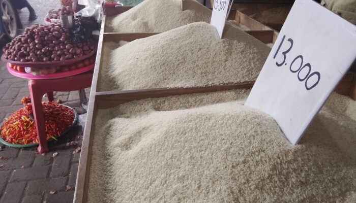 Harga Beras Pohuwato Stabil, Tapi Pasokan dari Makassar: Beras Lokal?