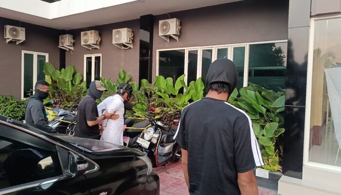 Densus 88 Ringkus 11 Terduga Teroris di Enam Provinsi