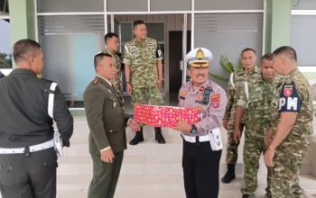 Kue Ulang Tahun Jadi Simbol Sinergi TNI-Polri di Balikpapan