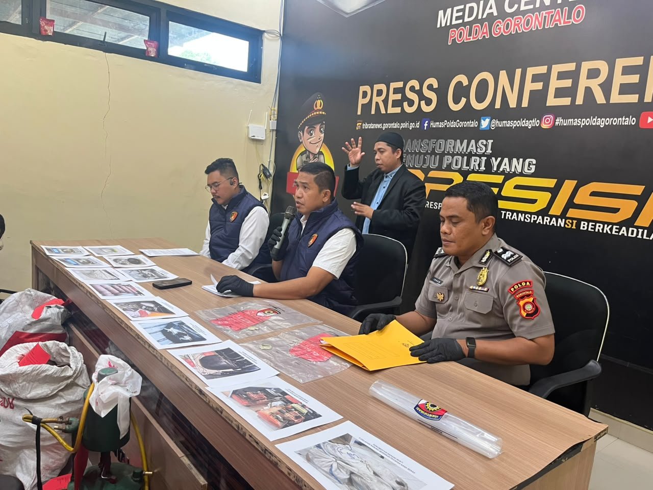 Ditreskrimsus Polda Gorontalo mengungkap dugaan pengolahan emas tanpa izin di Desa Tilangobula, Kabupaten Bone Bolango, dan menetapkan dua orang sebagai tersangka/Hibata.id
