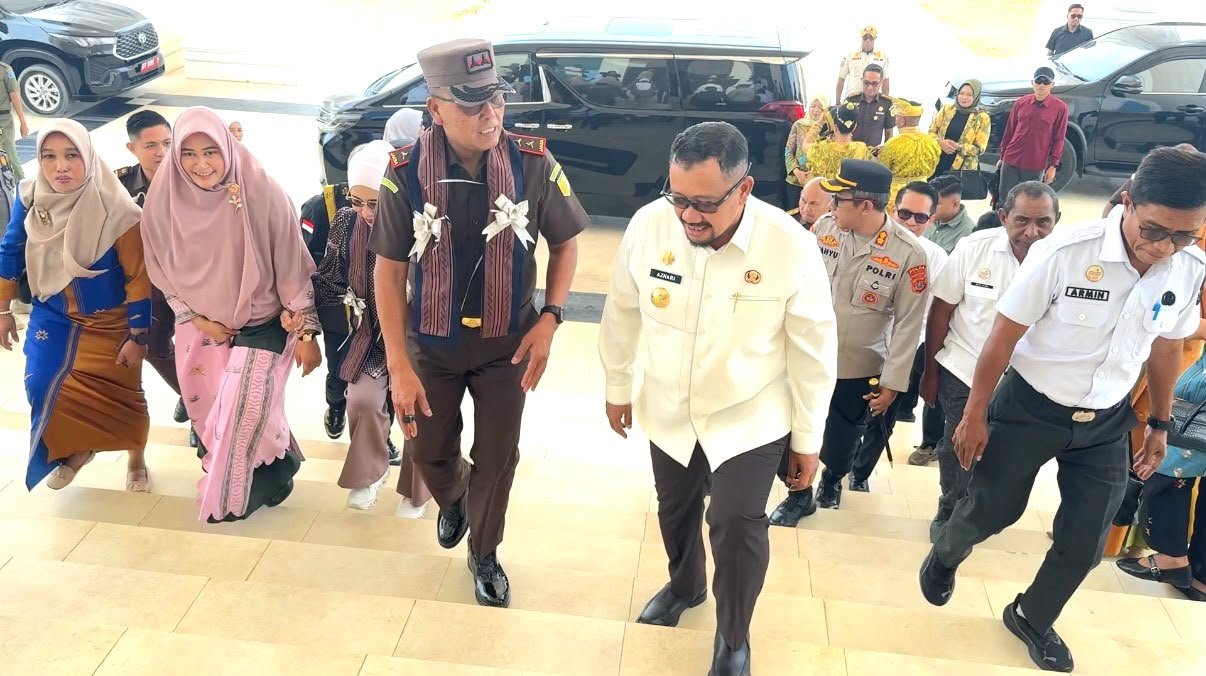 Kajati Sultra Sugeng Riyanta saat melakukan kunjungan kerja ke Kabupaten Buton Tengah, Sulawesi Tenggara, Rabu (7/10/2026)/Hibata.id