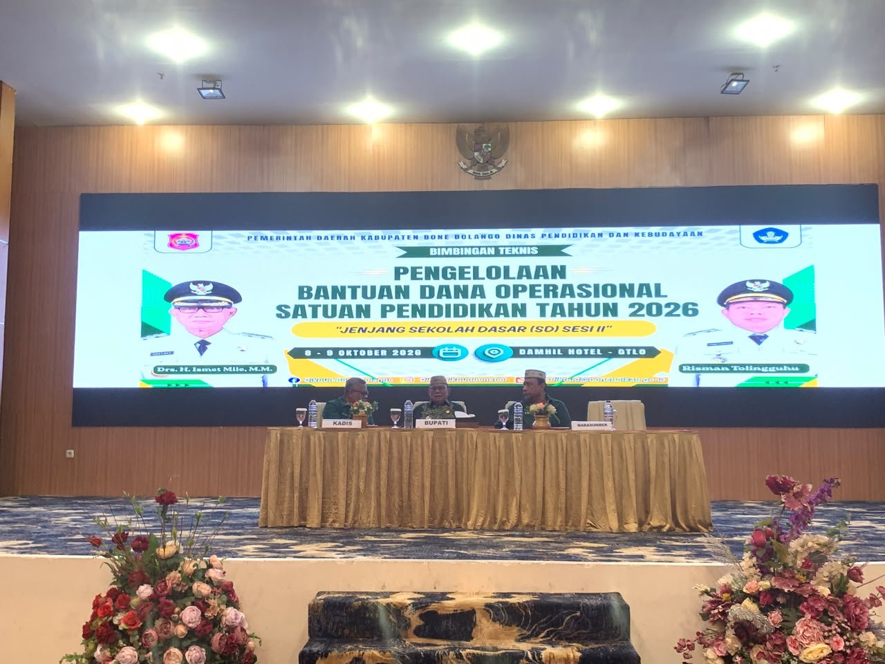 Bupati Bone Bolango Ismet Mile saat membuka bimtek pengelolaan dana BOS tahun 2026/Hibata.id