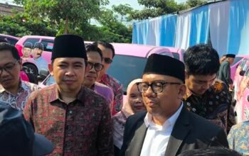 Bupati Jember Muhammad Fawait meluncurkan program Mobil Cinta untuk membantu pasien kurang mampu pulang setelah menyelesaikan perawatan di rumah sakit, Kamis (8/10/2026)/Hibata.id