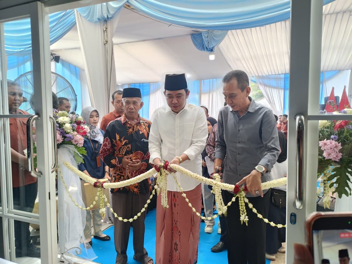 Bupati Jember Muhammad Fawait menghadiri pembukaan Klinik Grand Medika Silo di Desa Sempolan, Kecamatan Silo, Sabtu (10/10/2026)/Hibata.id