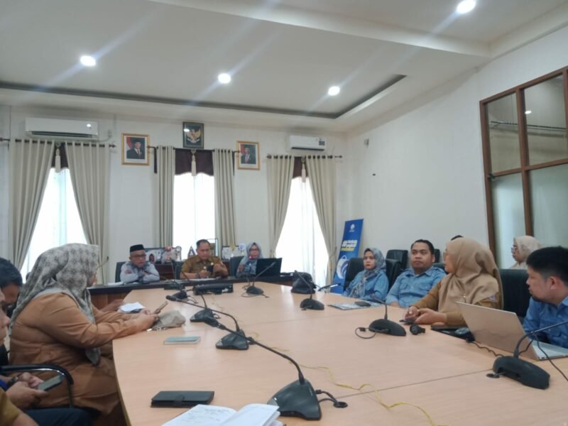 Ichsan Budiman Wantogia memimpin entry meeting pengawasan penyelenggaraan pemerintahan daerah bersama Inspektorat Provinsi Gorontalo, Selasa (13/10/2026)/Hibata.id