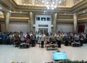 Bupati Jember Muhammad Fawait bersama anggota Komisi II DPR RI dan jajaran Kemendagri dalam pertemuan di Pendapa Wahyawibawagraha, Kamis (15/10/2026)/Hibata.id