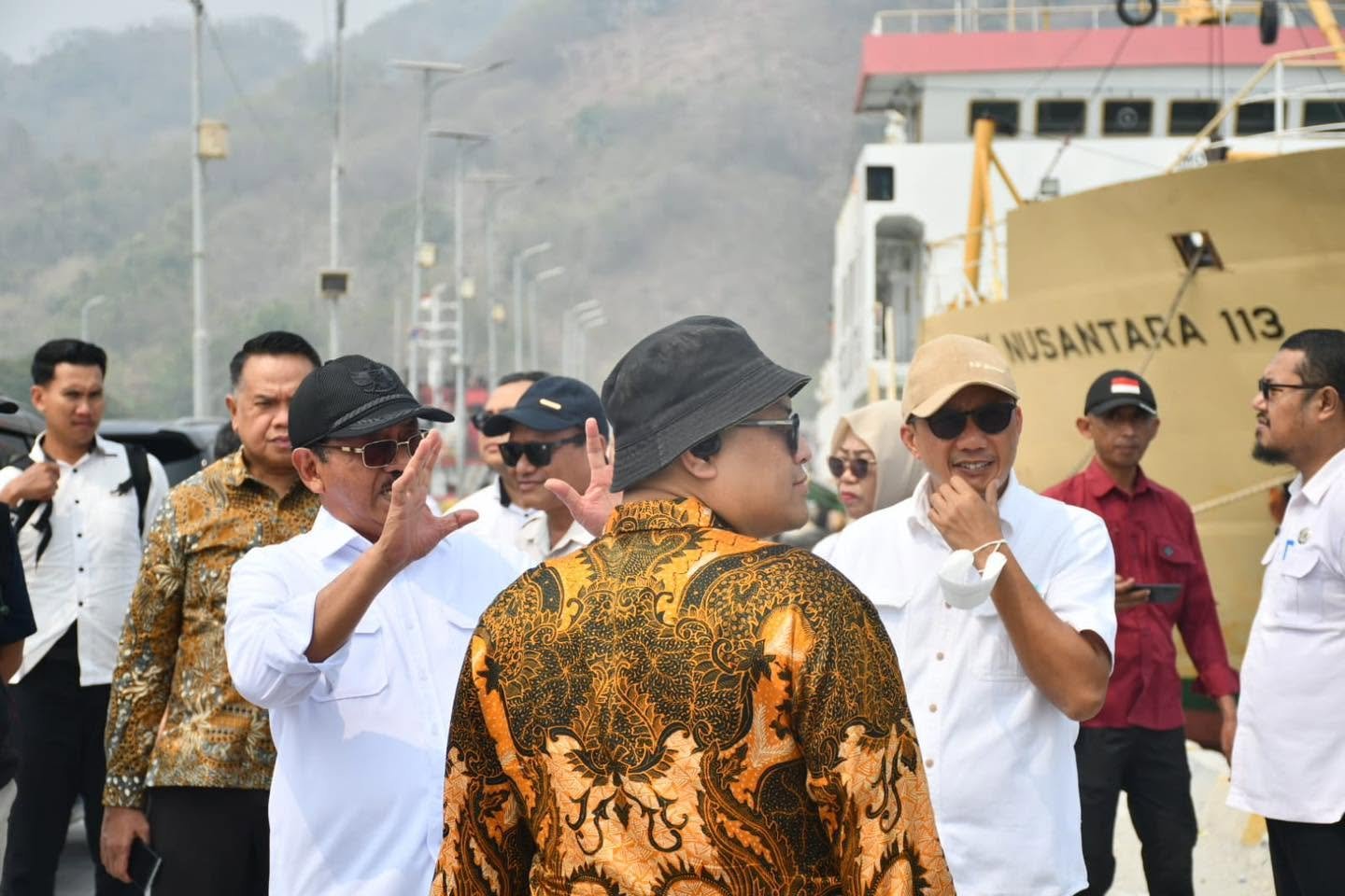 Bupati Boalemo Rum Pagau bersama Wakil Bupati Lahmuddin Hambali dan tim meninjau Pelabuhan Tilamuta/Hibata.id