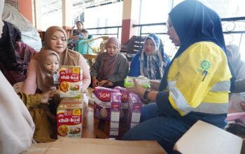 Pani Gold Mine menyalurkan bantuan makanan tambahan bagi ibu hamil dan anak yang terindikasi stunting di Desa Hulawa, Kecamatan Buntulia, Kabupaten Pohuwato, pada 12–14 Oktober 2026/Hibata.id