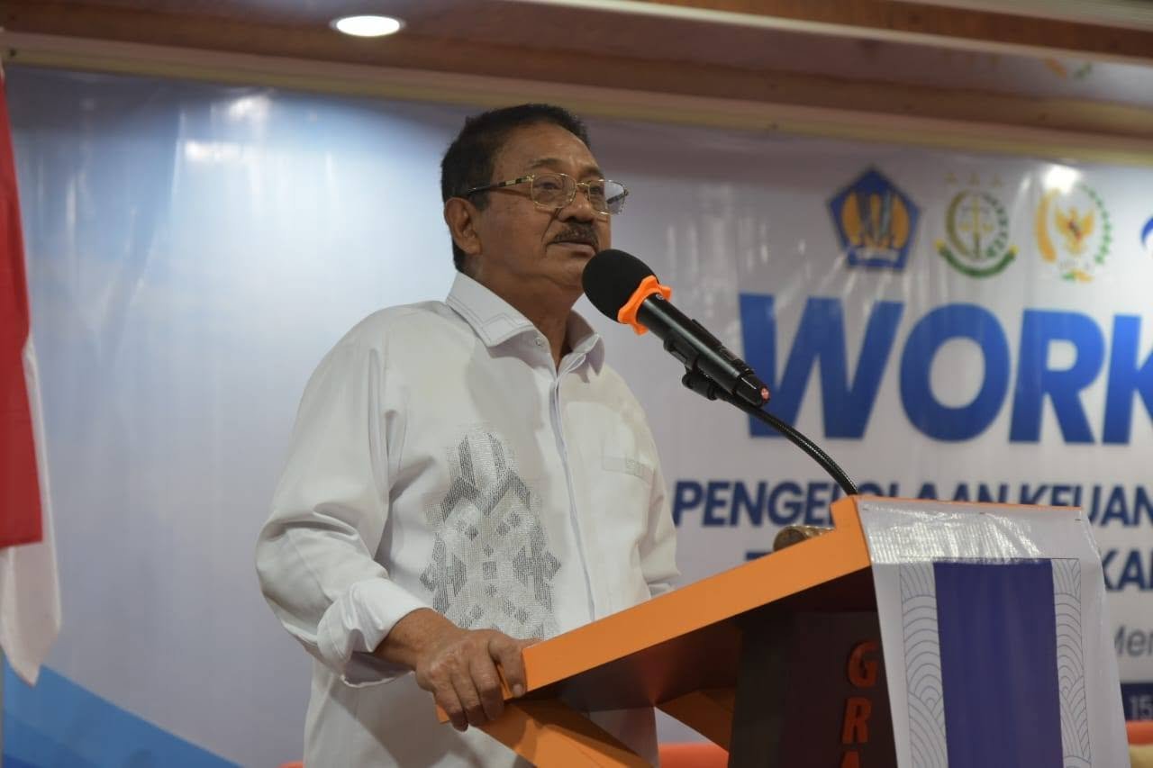 Bupati Boalemo, Rum Pagau saat menghadiri Workshop Evaluasi Pengelolaan Keuangan Desa yang diselenggarakan Badan Pengawasan Keuangan dan Pembangunan (BPKP) Perwakilan Provinsi Gorontalo di Hotel Grand Amalia, Kamis, 15 Oktober 2026. (Foto: Humas)