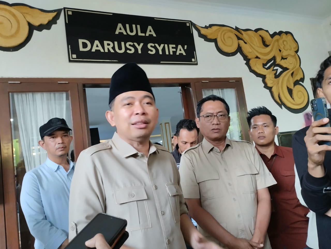 Bupati Jember Muhammad Fawait saat kegiatan bakti sosial kesehatan di RSD dr. Soebandi Jember, Sabtu (17/10/2026)/Hibata.id